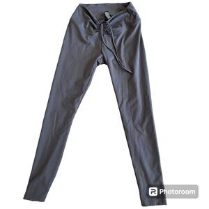 Pink Active Leggings Size M Victorias Secret Size M Gray